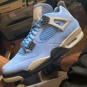 Jordan 4 UNC